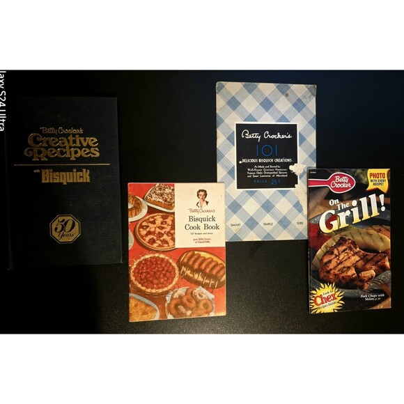 4 Betty Crocker Cookbooks 50 Years Bisquick, 2 more Bisquick & On the Grill - Picture 1 of 7